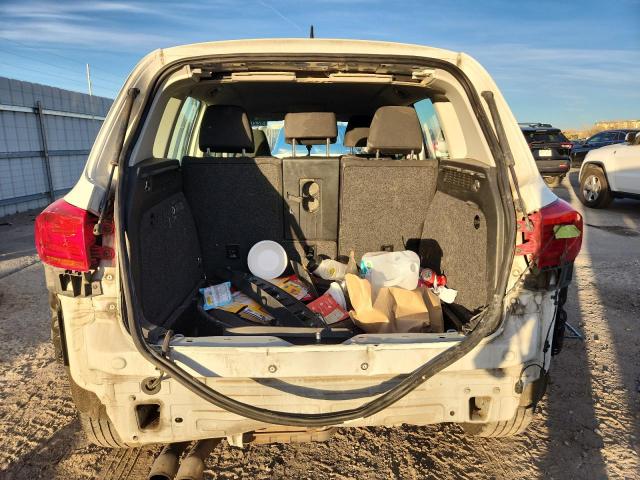 Volkswagen Tiguan S Image 7