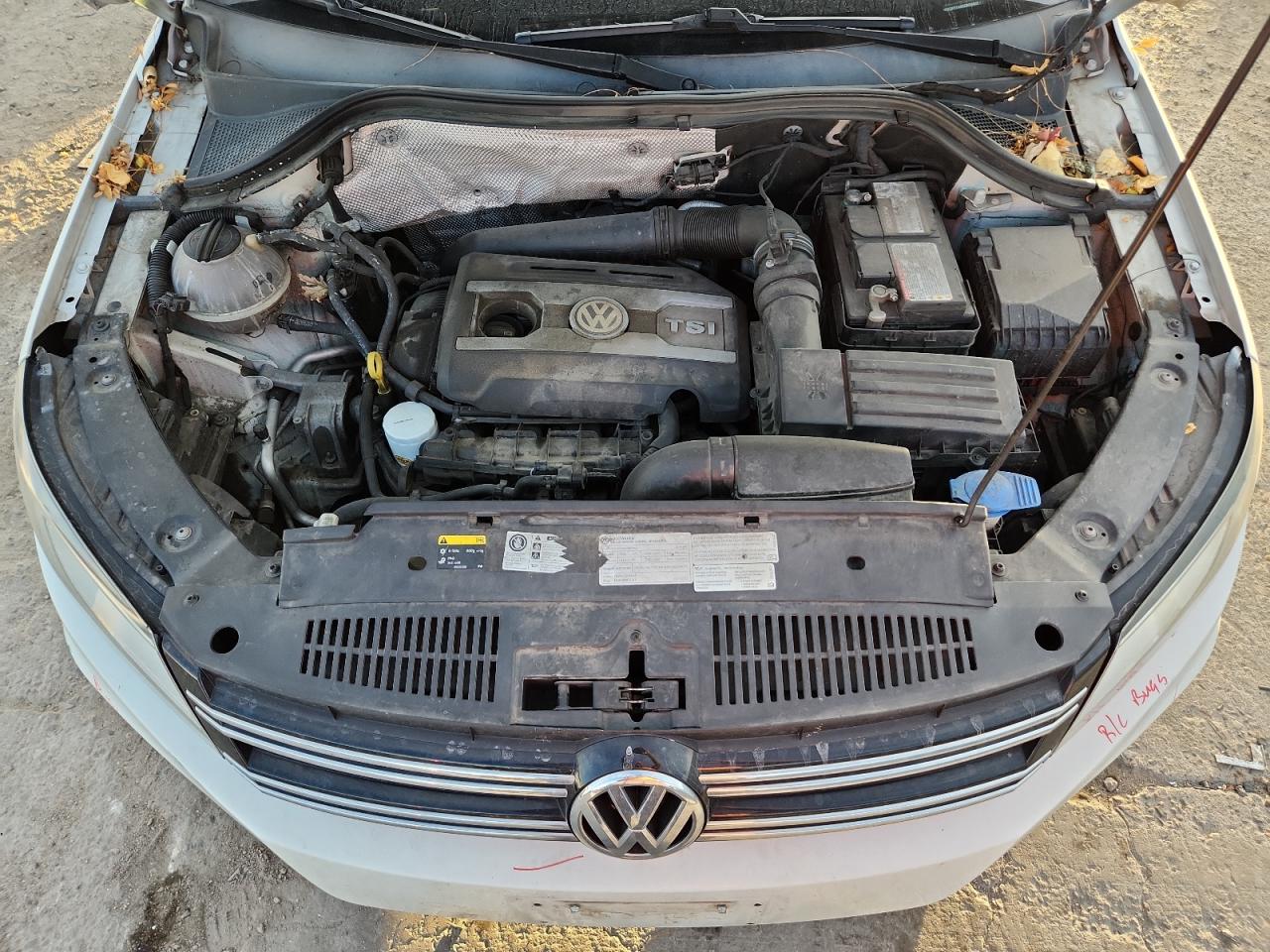 Volkswagen Tiguan S Image 11