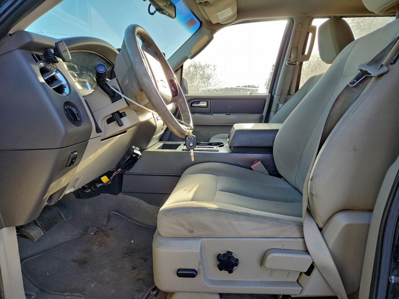 Ford Expedition Xlt Image 12