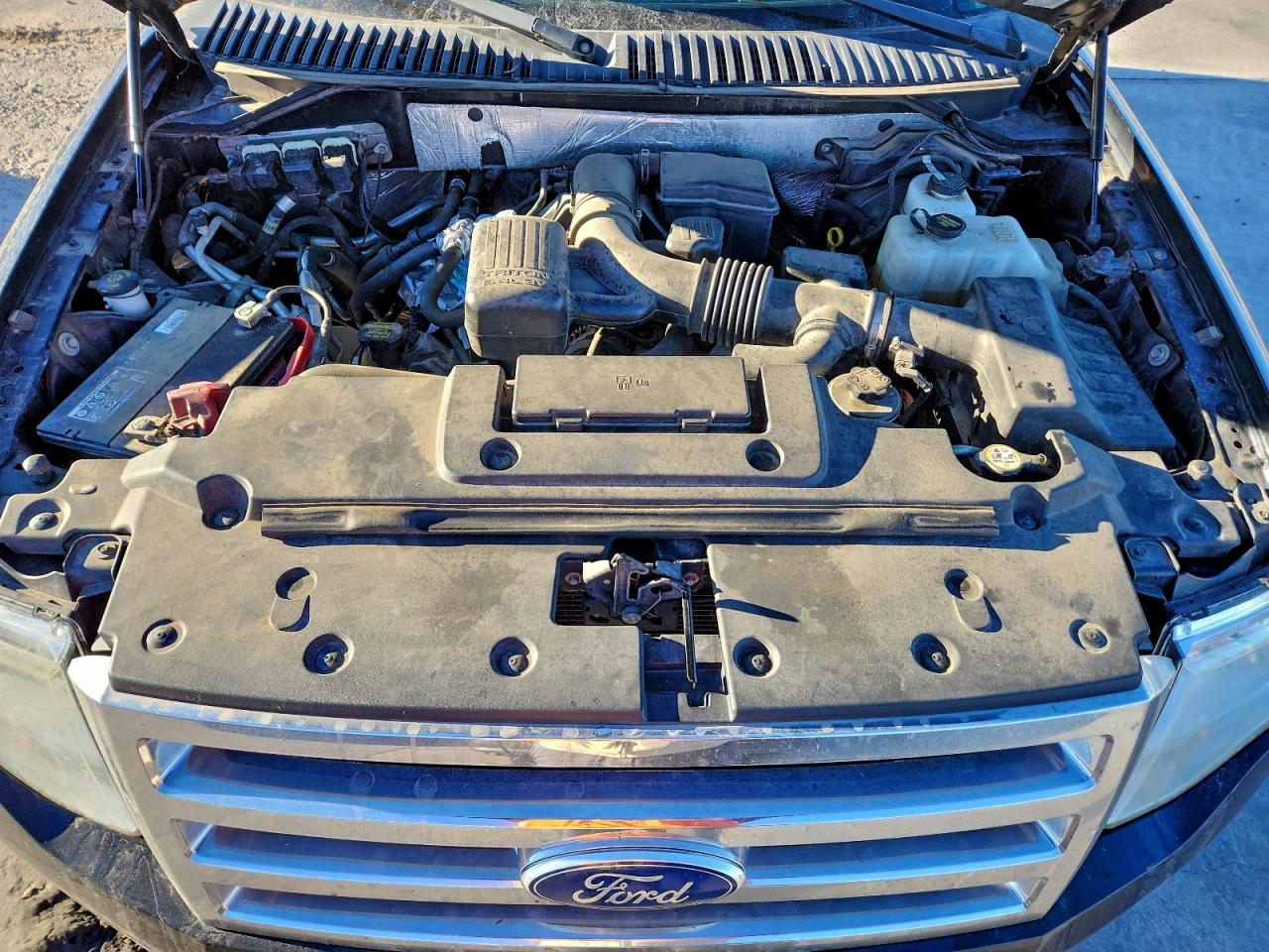 Ford Expedition Xlt Image 9