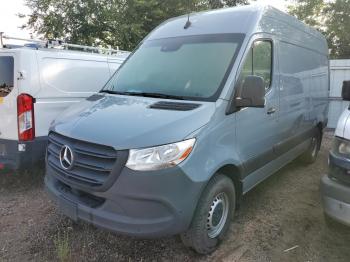  Salvage Mercedes-Benz Sprinter