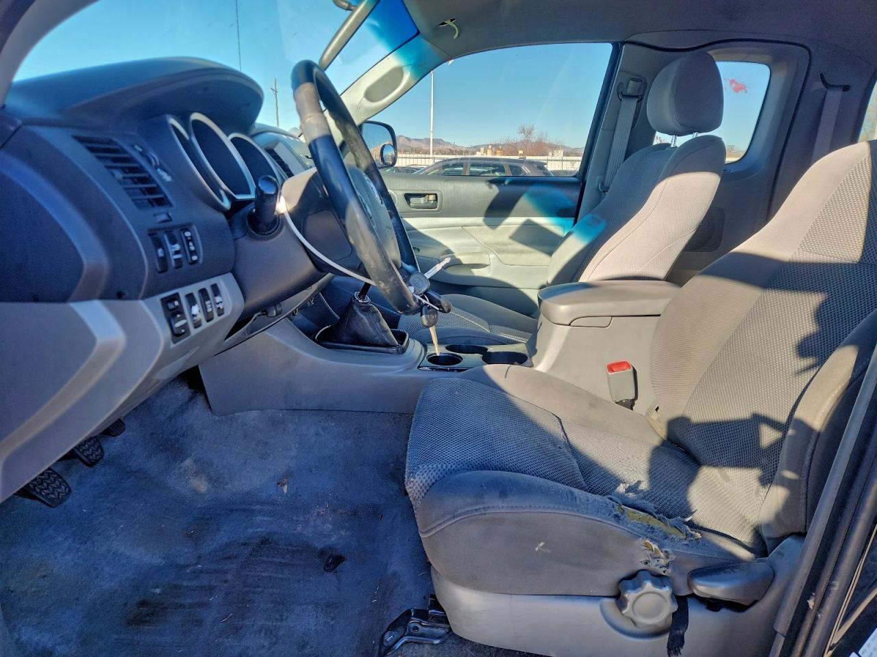 Toyota Tacoma Access Cab Image 5