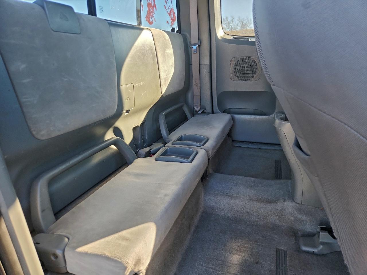 Toyota Tacoma Access Cab Image 6