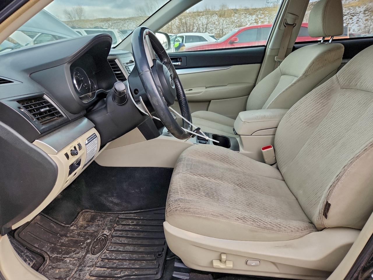 Subaru Outback 2.5i Premium Image 8