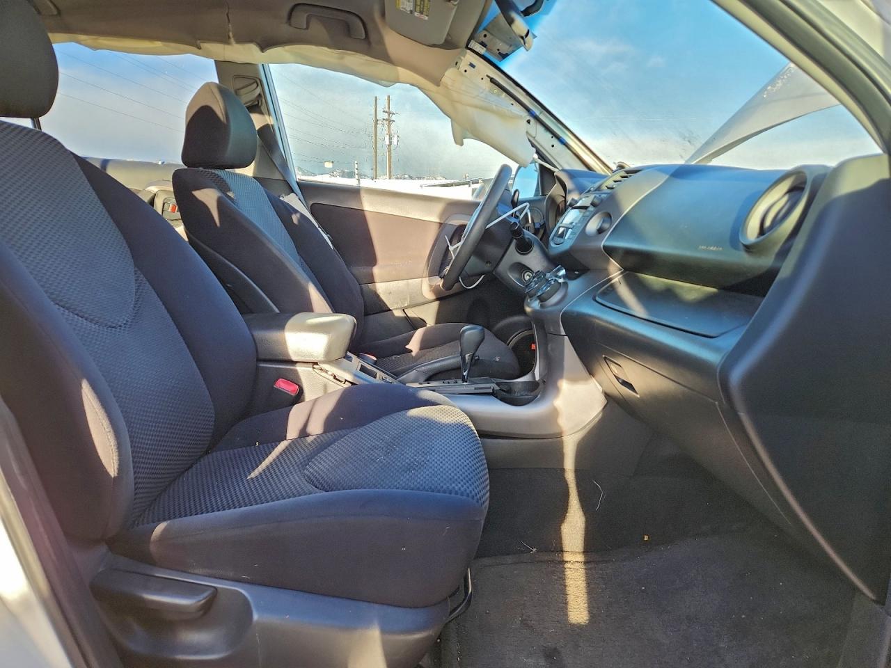 Toyota RAV4 Sport Image 12