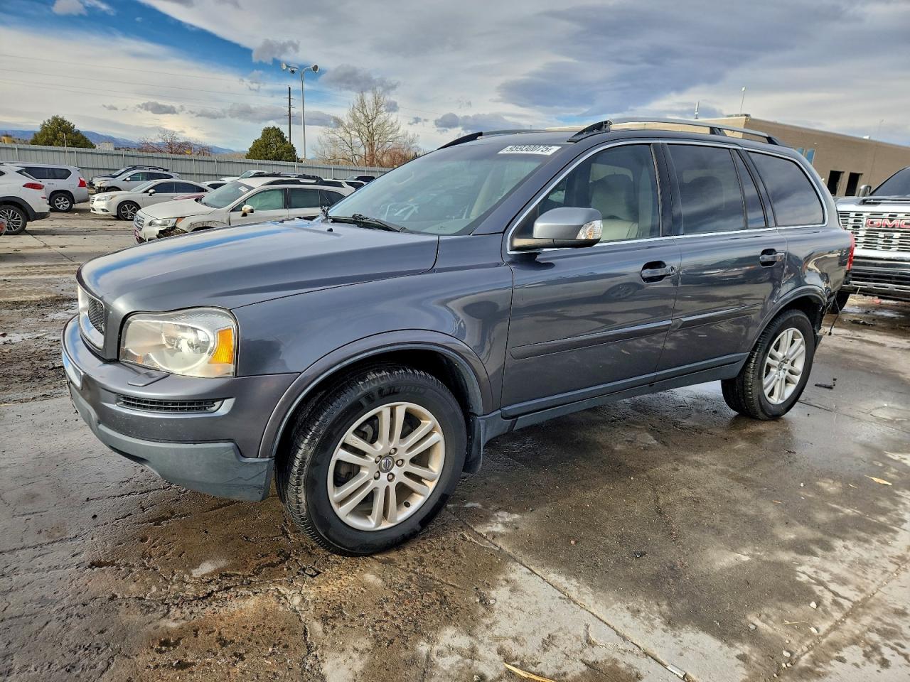 Volvo XC90 V8 Image 1