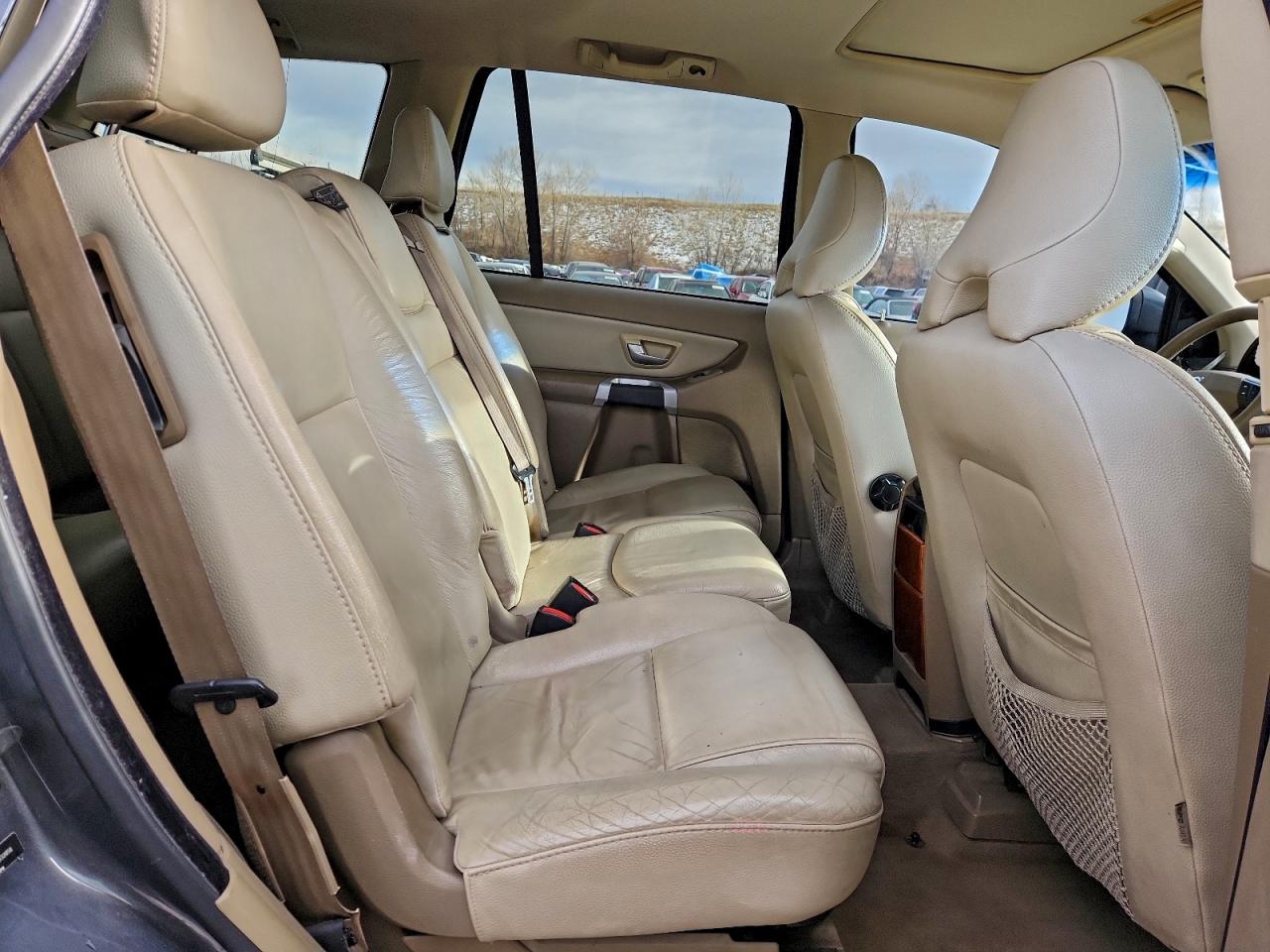 Volvo XC90 V8 Image 10