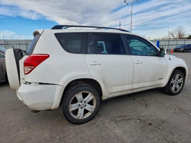 Toyota RAV4 Sport Image 3