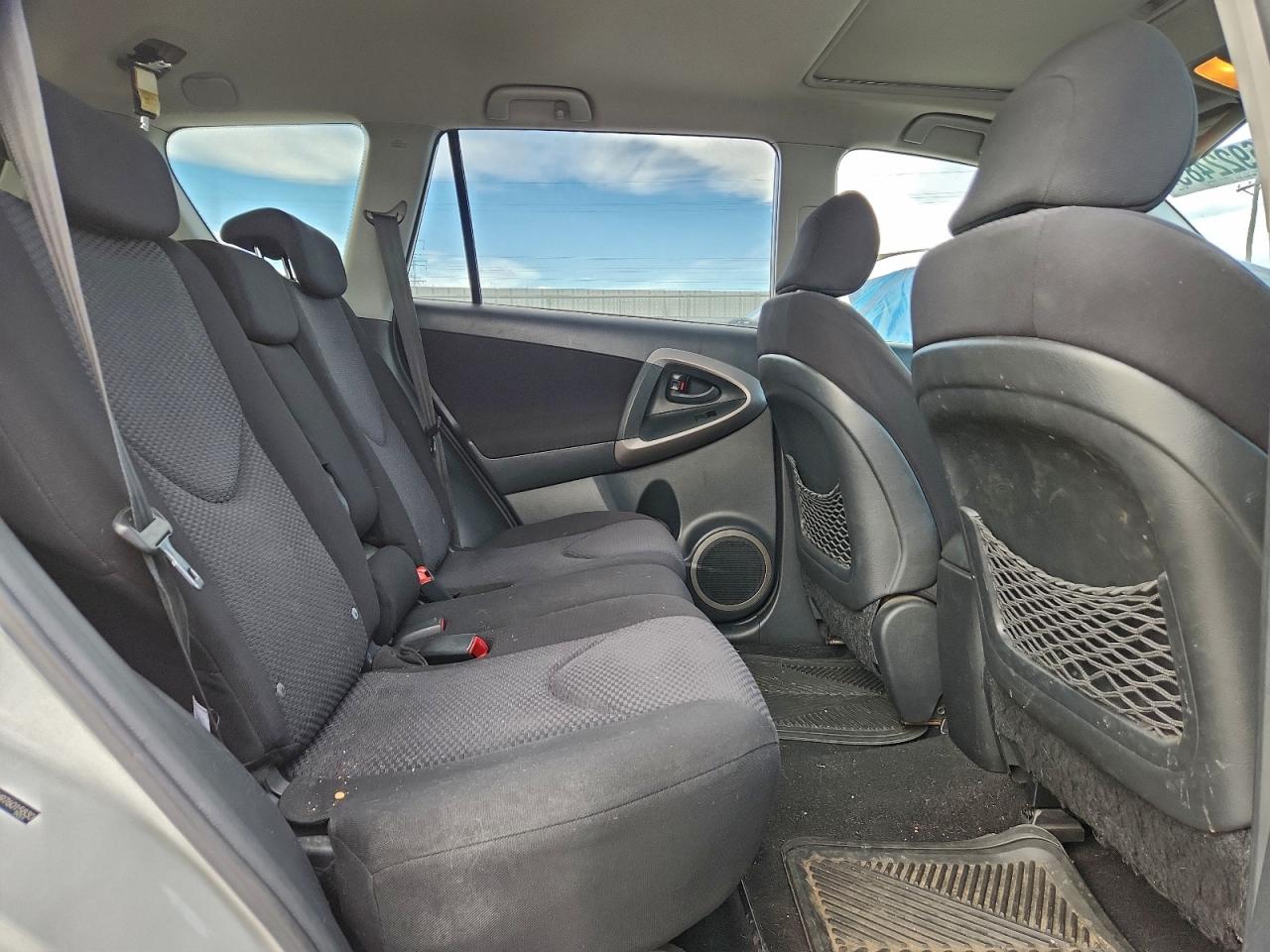 Toyota RAV4 Sport Image 10