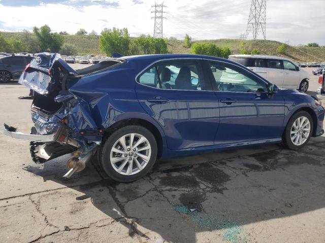 Toyota Camry Le Image 12