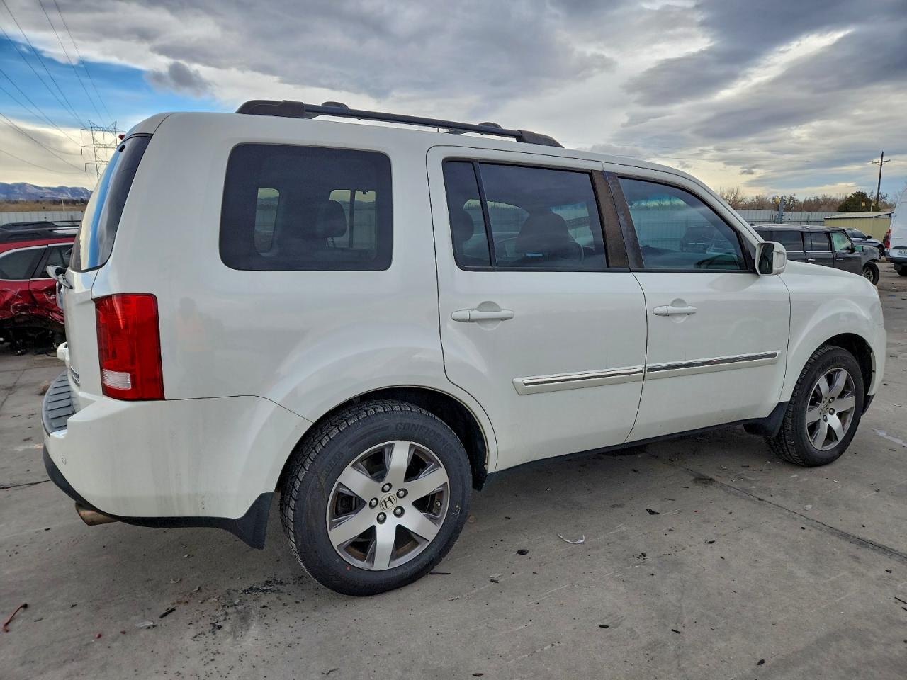 Honda Pilot Touring Image 3