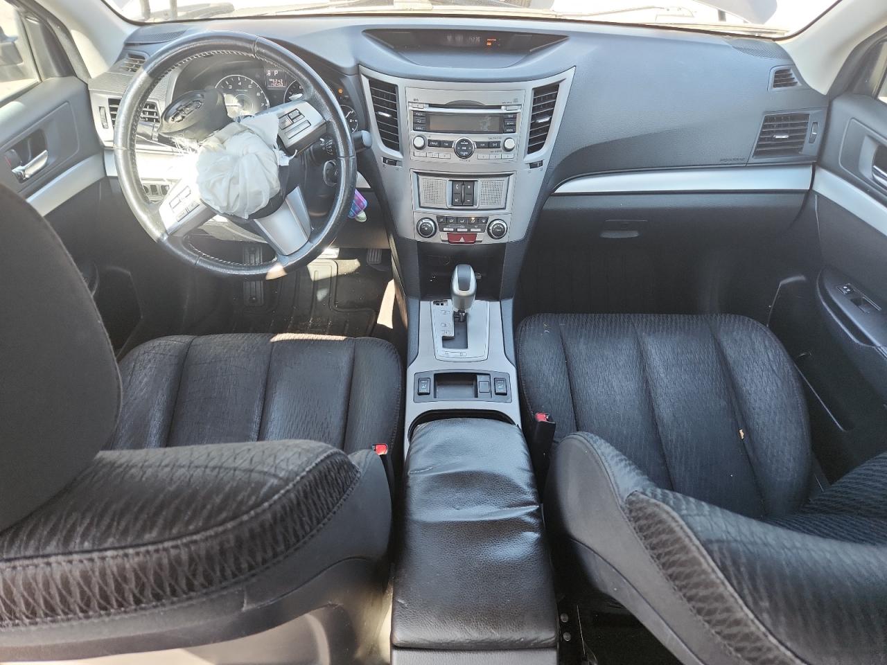 Subaru Legacy 2.5i Premium Image 2
