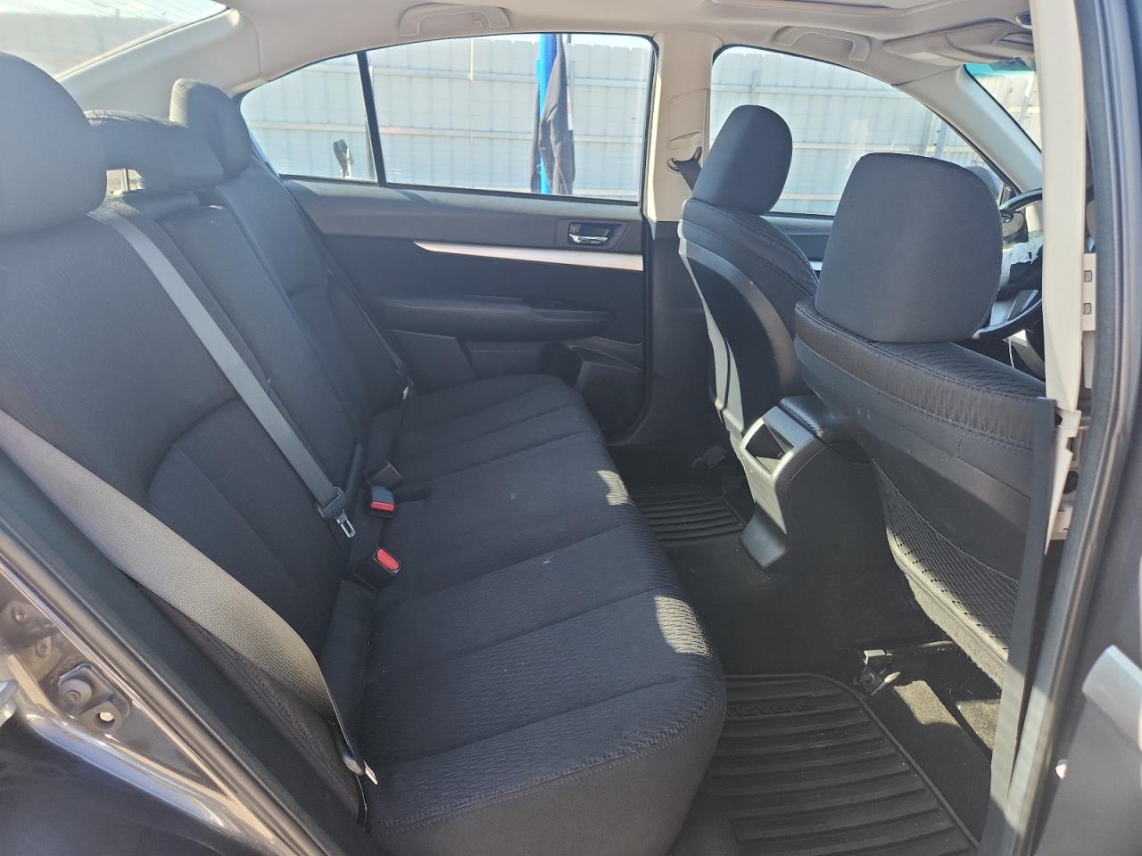 Subaru Legacy 2.5i Premium Image 3