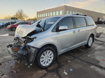  Salvage Toyota Sienna