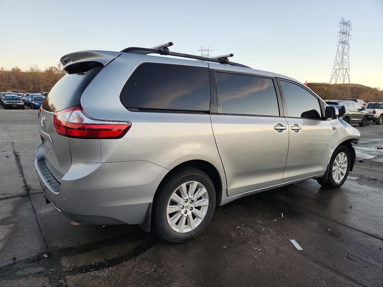 Toyota Sienna Xle Image 4