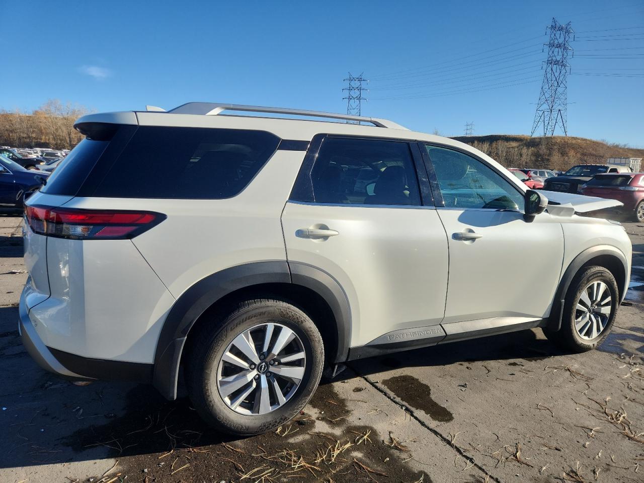 Nissan Pathfinder Sl Image 2