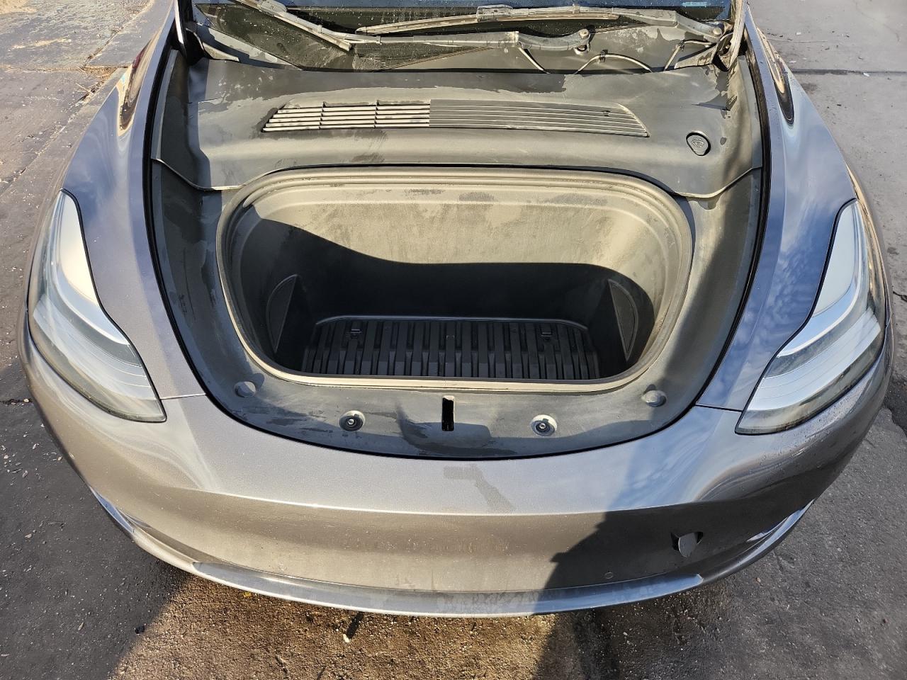 Tesla Model Y Image 12