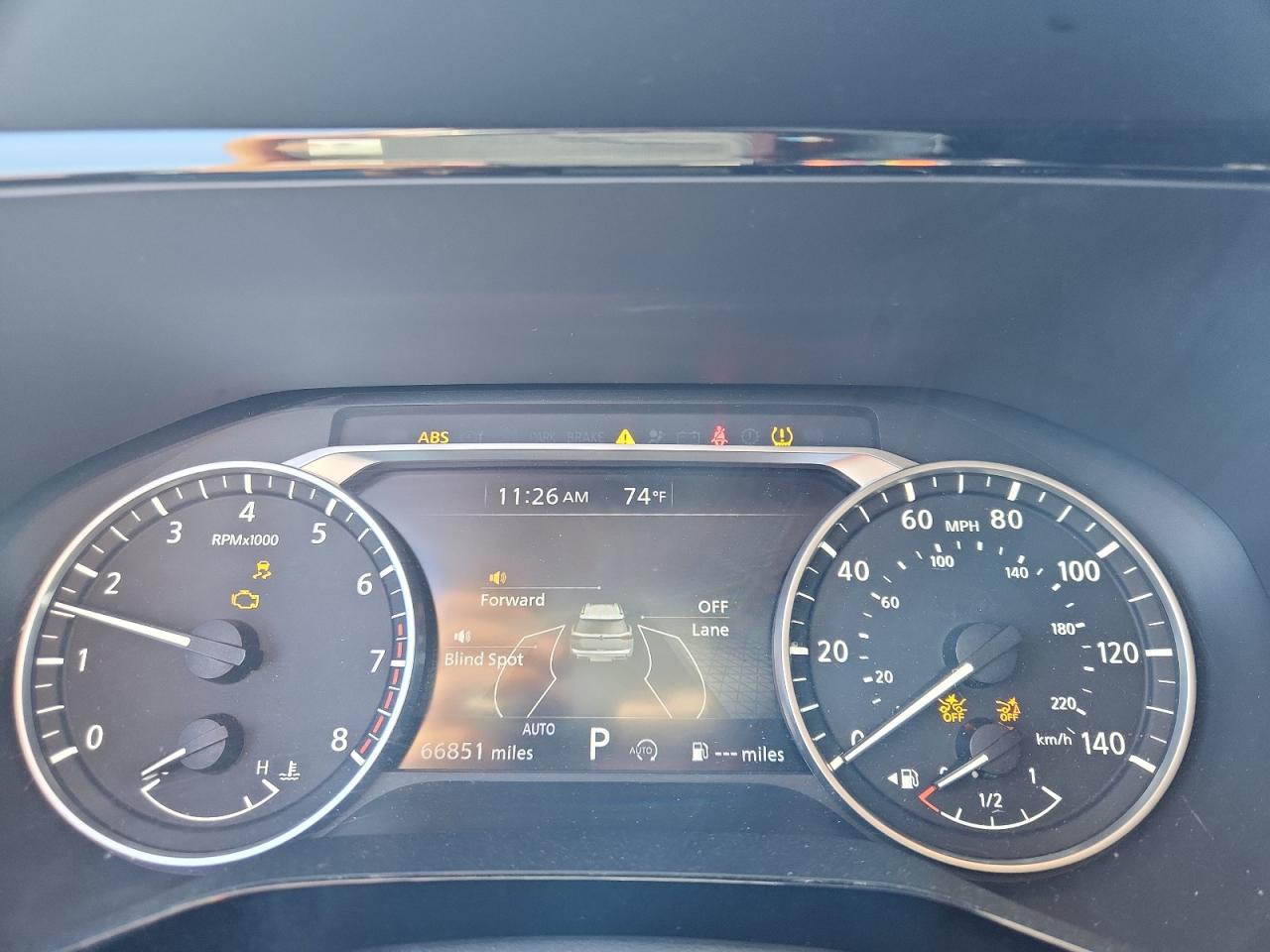 Nissan Pathfinder Sv Image 3