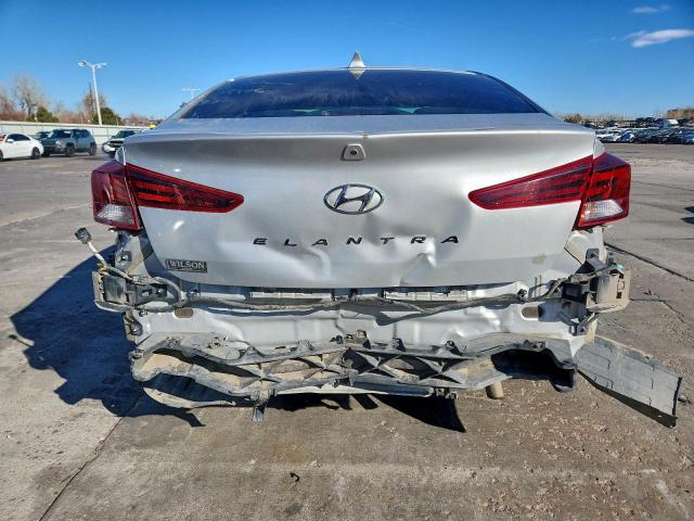 Hyundai ELANTRA Sel Image 8