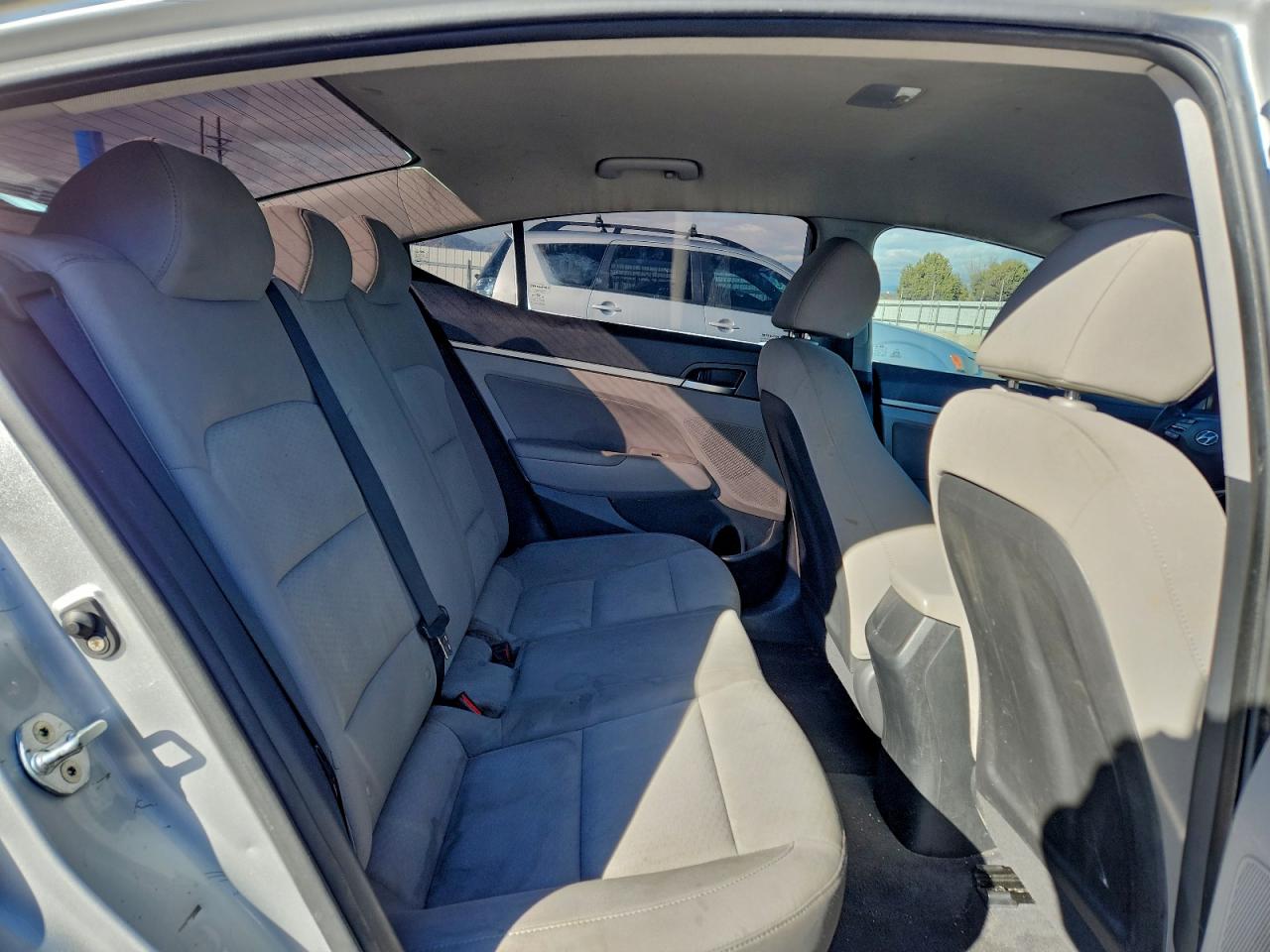 Hyundai ELANTRA Sel Image 6