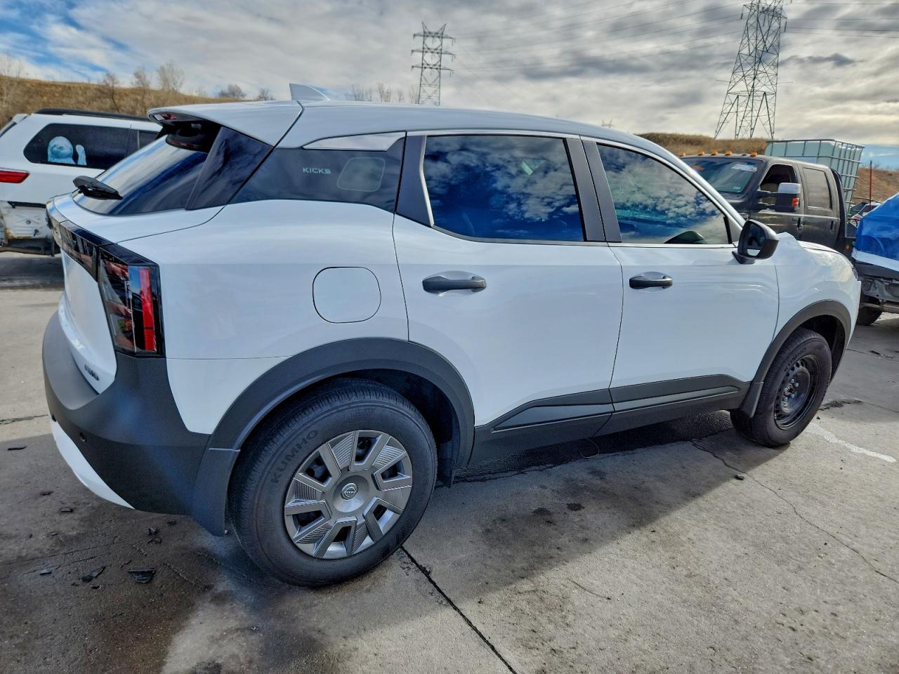 Nissan Kicks S Image 11