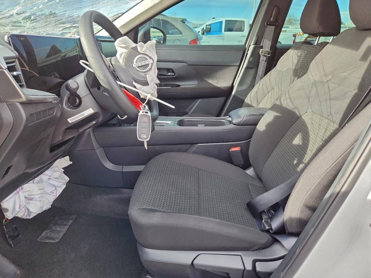 Nissan Kicks S Image 6