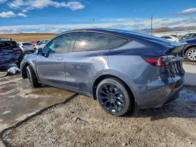 Tesla Model Y Image 9