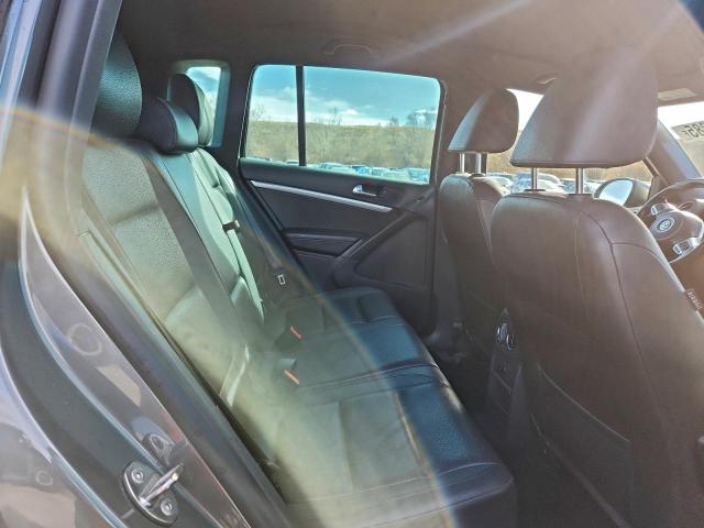 Volkswagen Tiguan S Image 7