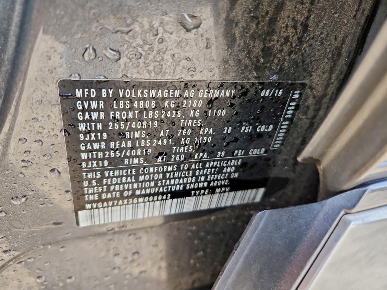 Volkswagen Tiguan S Image 9