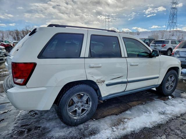 Jeep Grand Cherokee Laredo Image 2