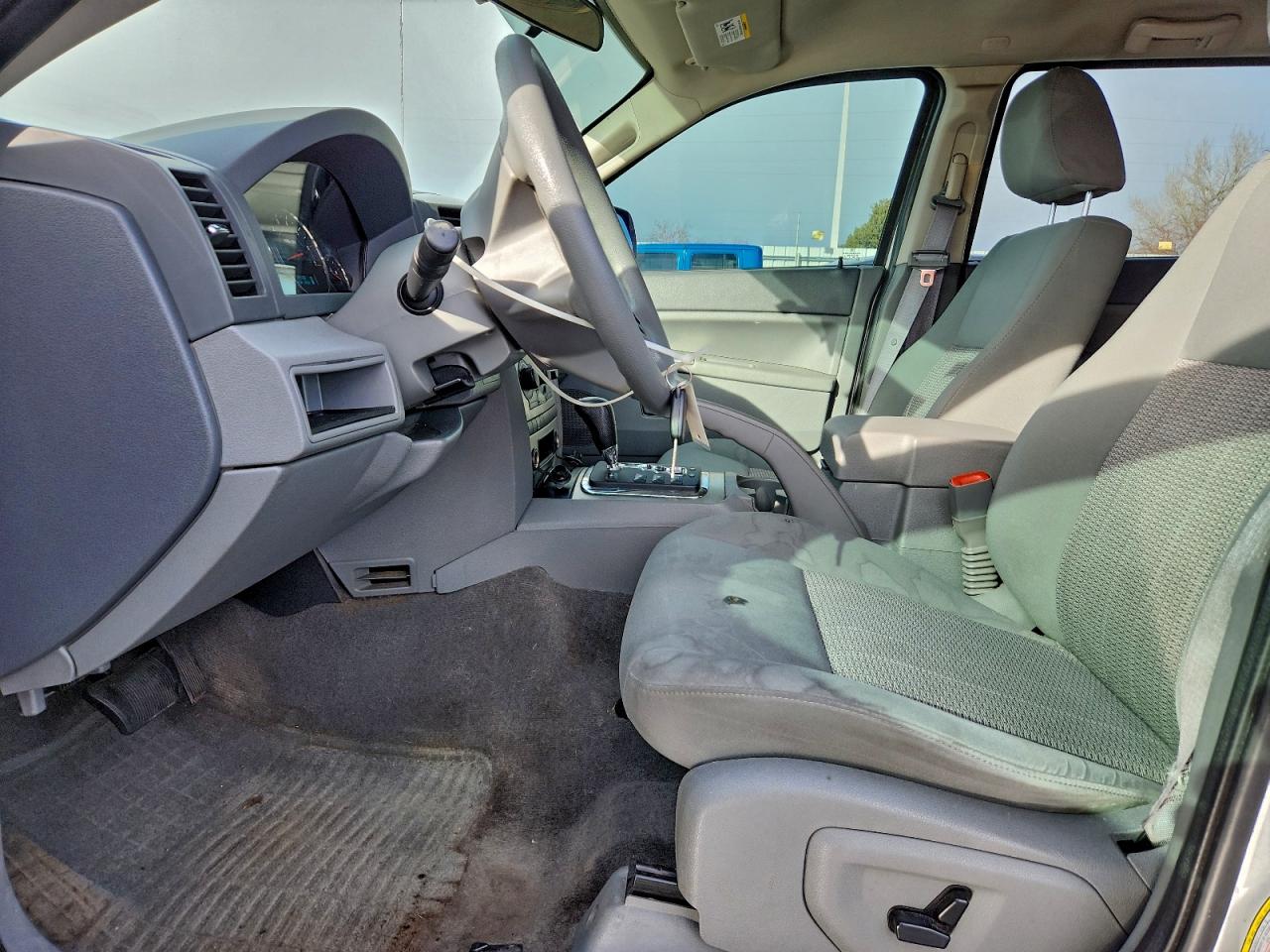 Jeep Grand Cherokee Laredo Image 10