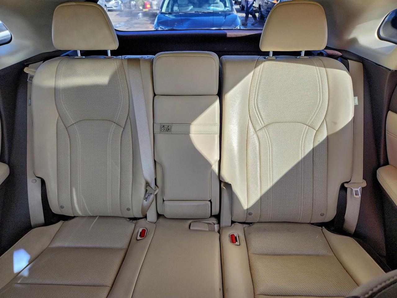 Lexus RX 450h Base Image 8