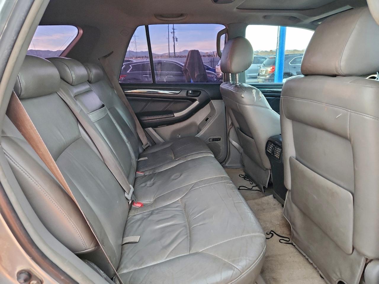 Toyota 4Runner Limited Image 4