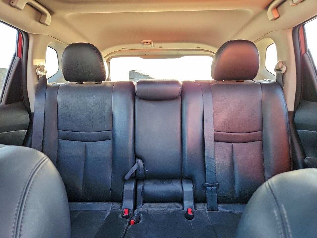 Nissan Rogue S Image 3