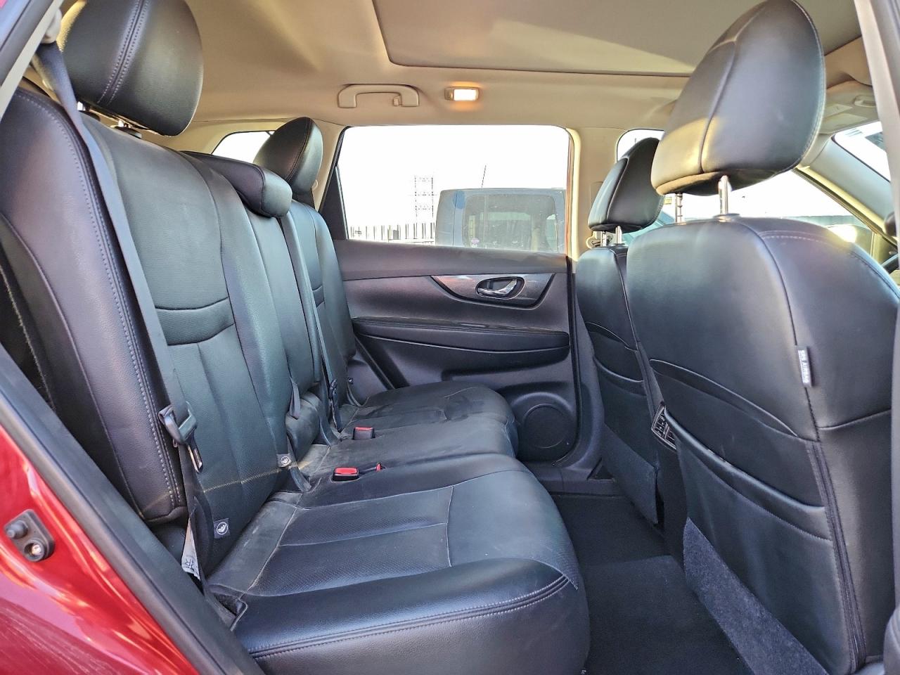 Nissan Rogue S Image 12