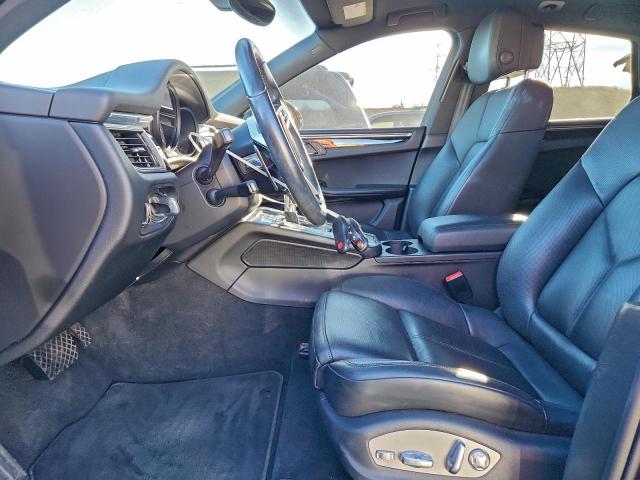 Porsche Macan S Image 6