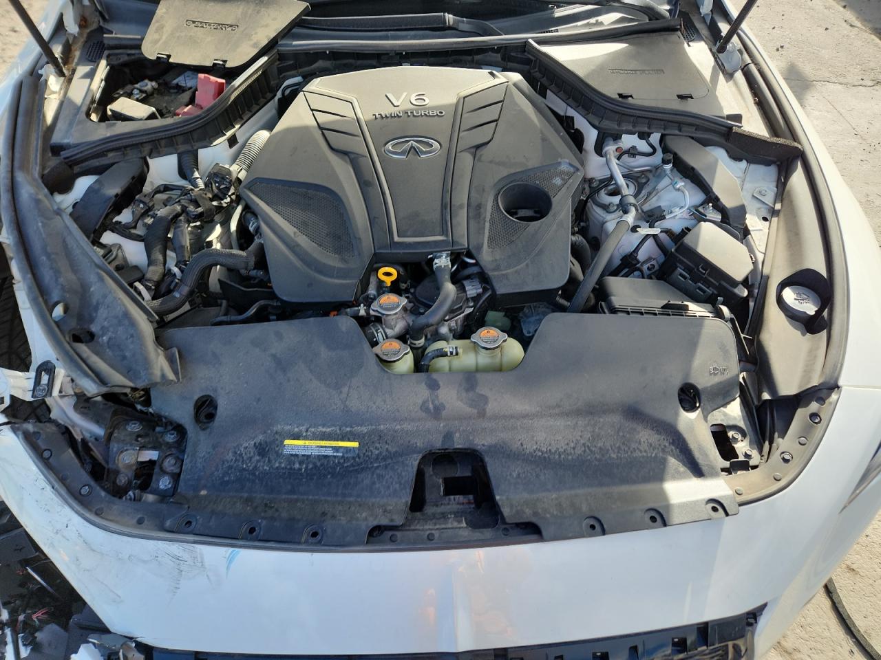 INFINITI Q60 Red Sport 400 Image 4