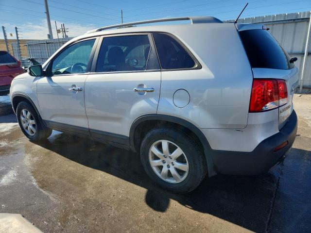 Kia Sorento Base Image 2