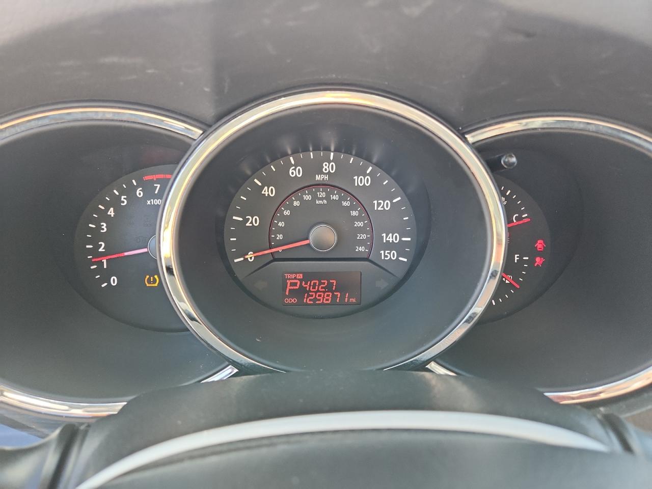 Kia Sorento Base Image 10