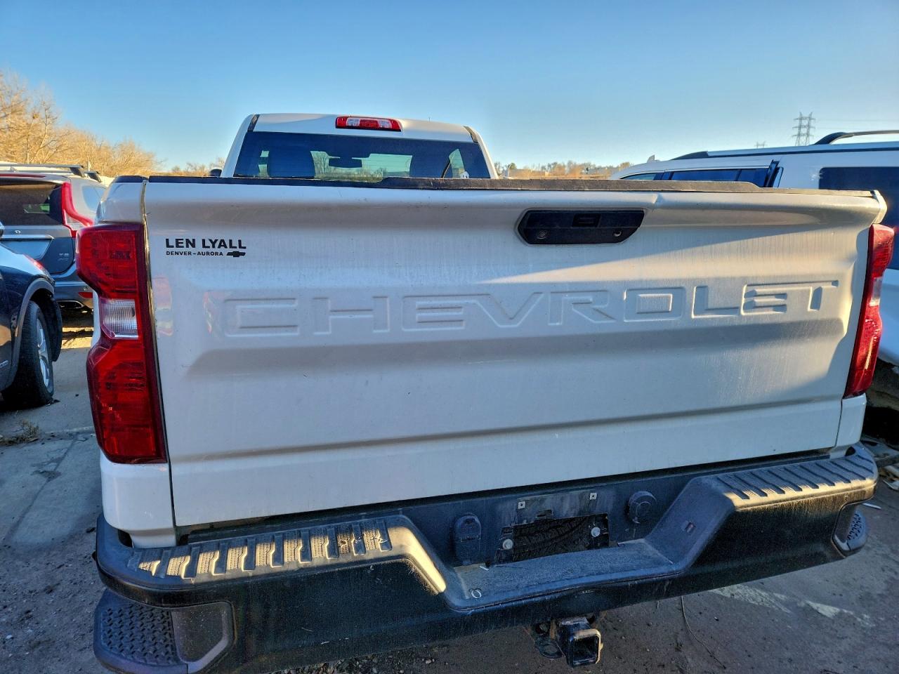 Chevrolet Silverado K1500 Image 3