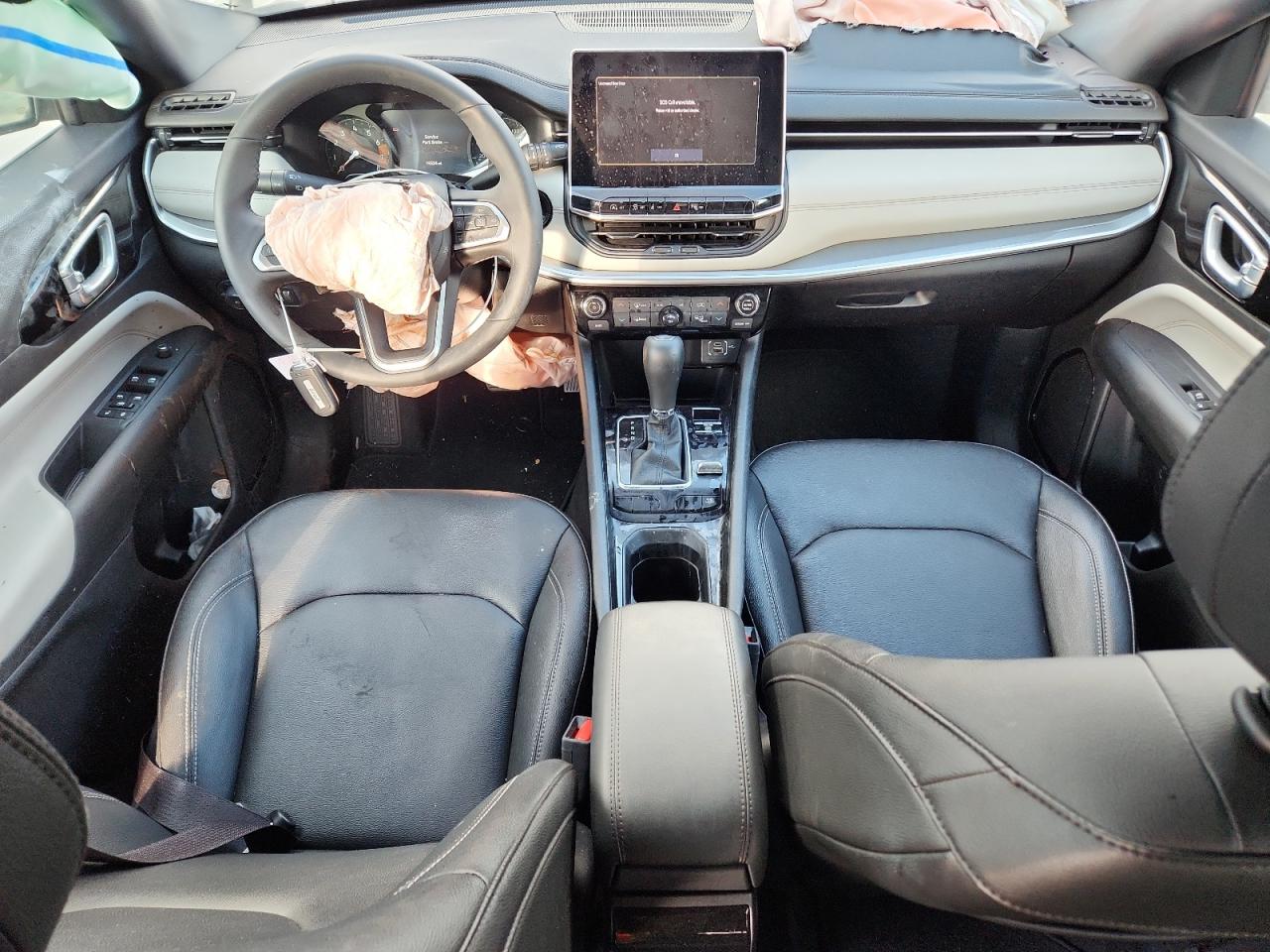 Jeep Compass Limited Image 13