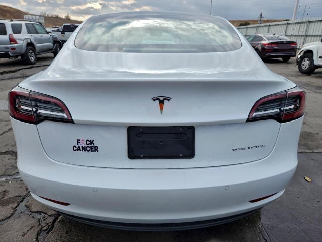 Tesla Model 3 Image 7