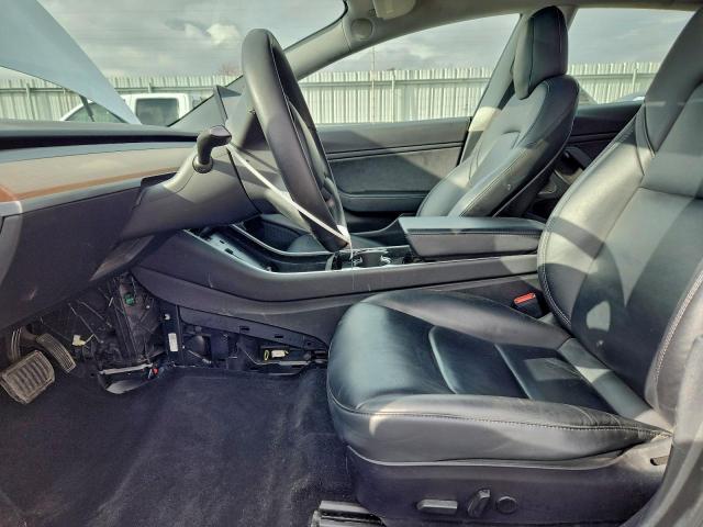 Tesla Model 3 Image 8