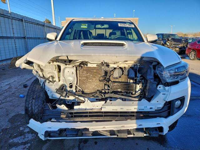 Toyota Tacoma Double Cab Image 7