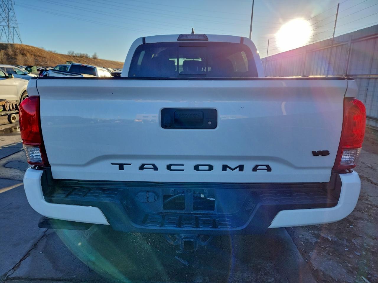 Toyota Tacoma Double Cab Image 8