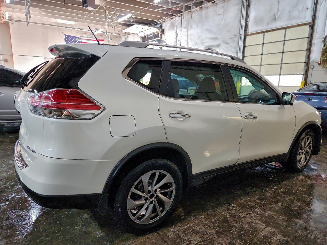 Nissan Rogue S Image 2