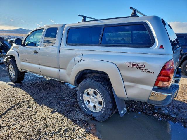 Toyota Tacoma Access Cab Image 4