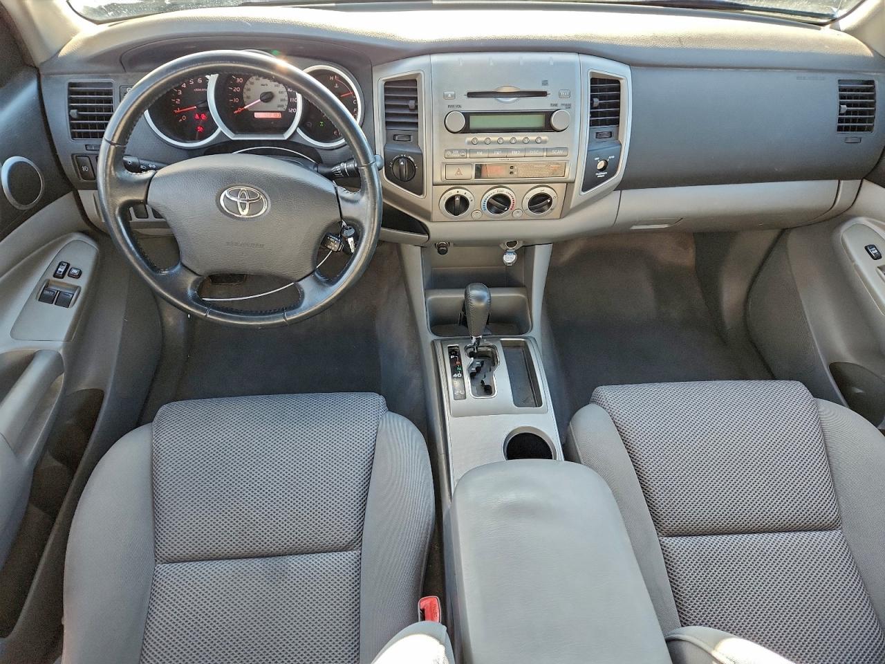Toyota Tacoma Access Cab Image 5