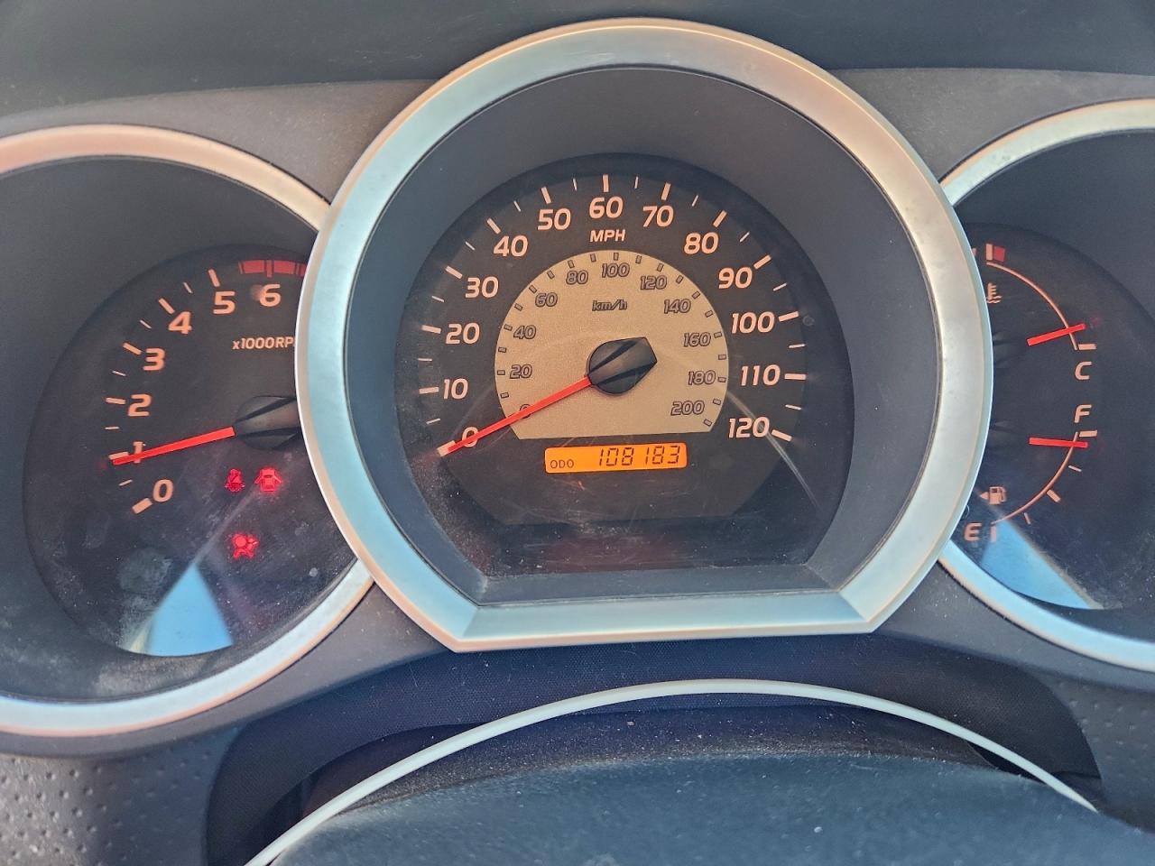 Toyota Tacoma Access Cab Image 9