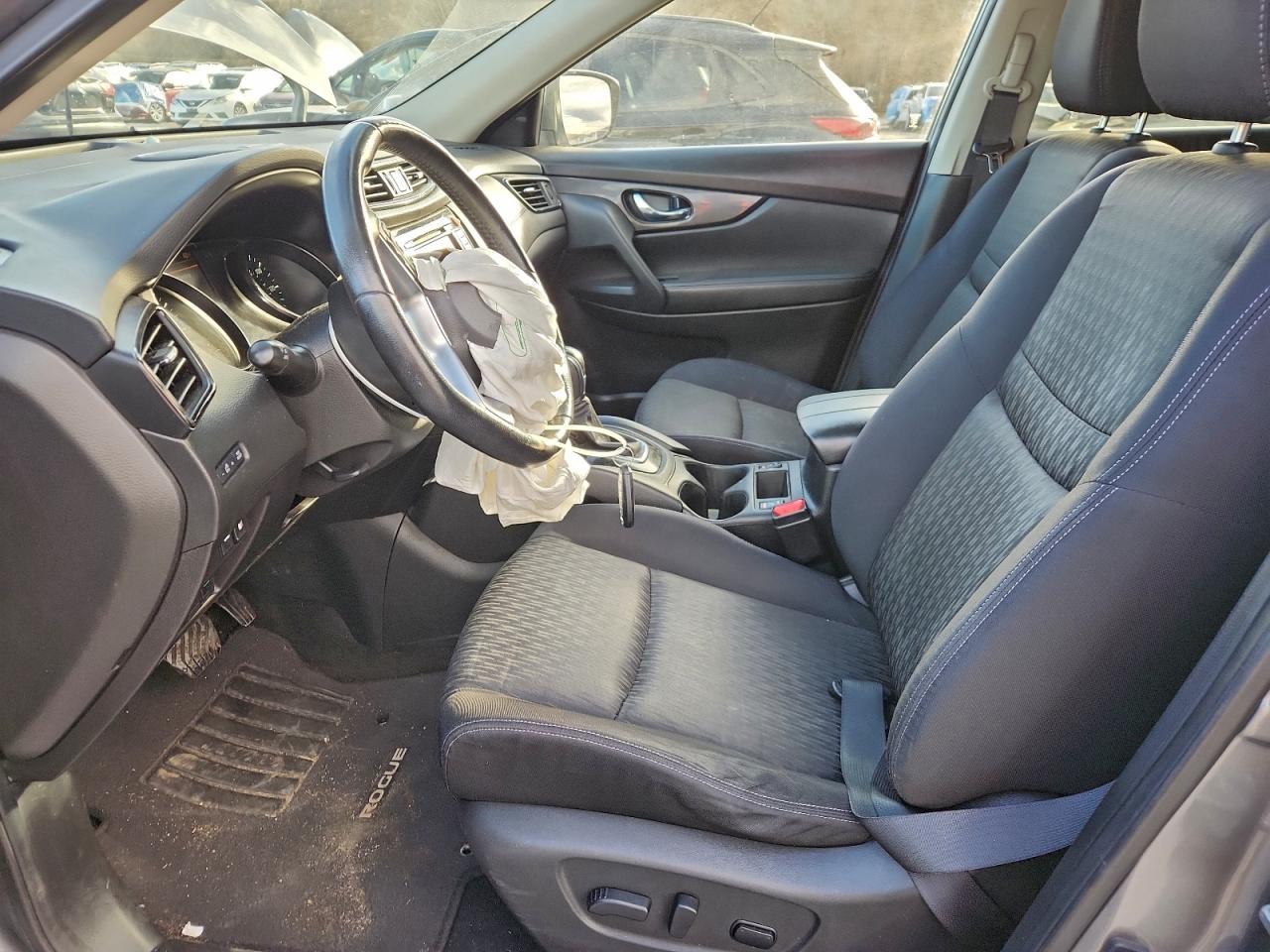 Nissan Rogue S Image 5